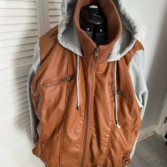 New Look Faux leather bomber type jacket with hood. - Picture 1 of 12